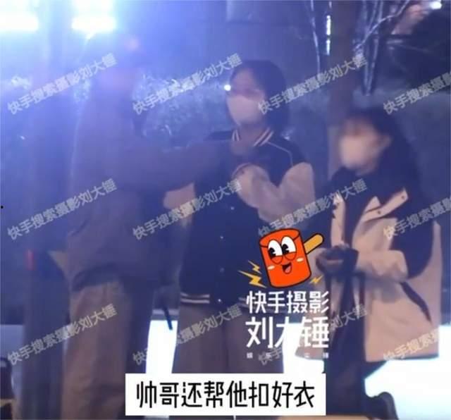 刘大锤爆料明星是谁啊视频,视频爆料明星身份大揭秘 第1张 刘大锤爆料明星是谁啊视频,视频爆料明星身份大揭秘 第1张